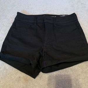 American Eagle Black Size 6 Hi-Rise Shorts - NWT